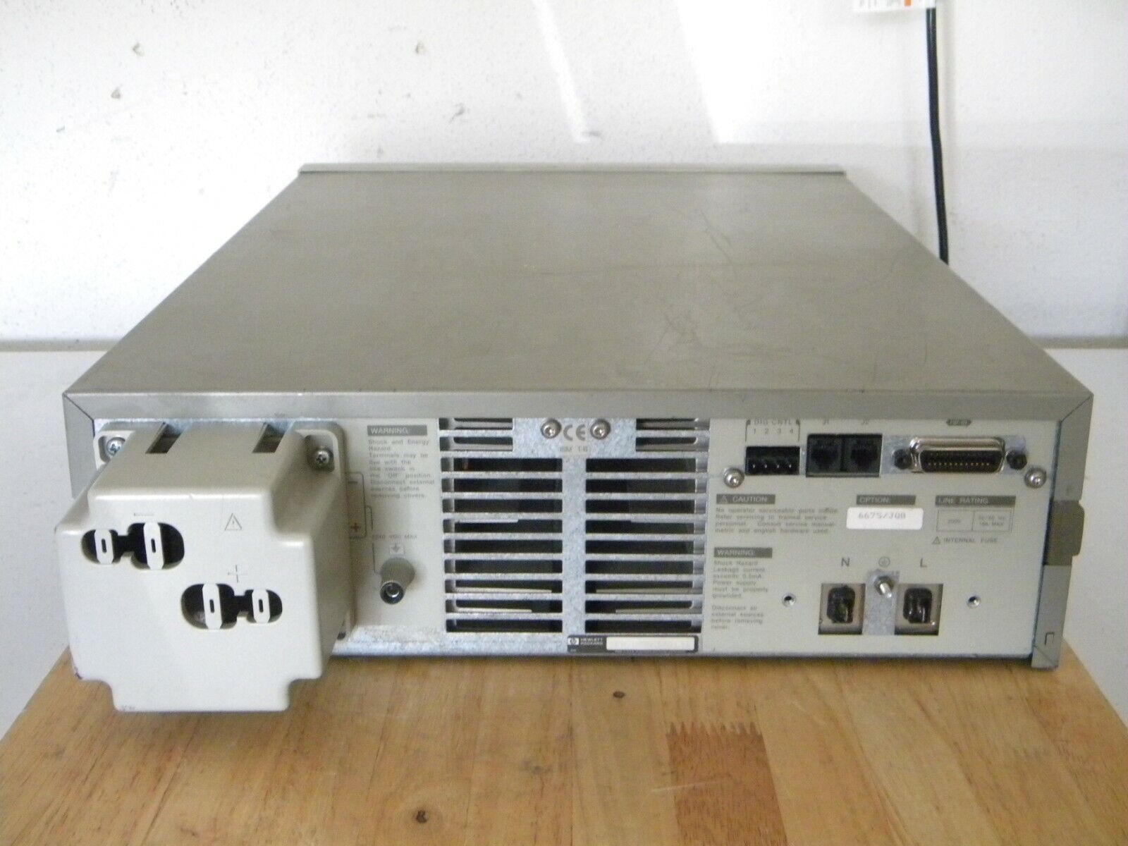 Agilent / HP 6675A Power Supply, 135V, 16A, 2160W Option J06 Agilent / HP 6675A Power Supply, 135V, 16A, 2160W Option J06